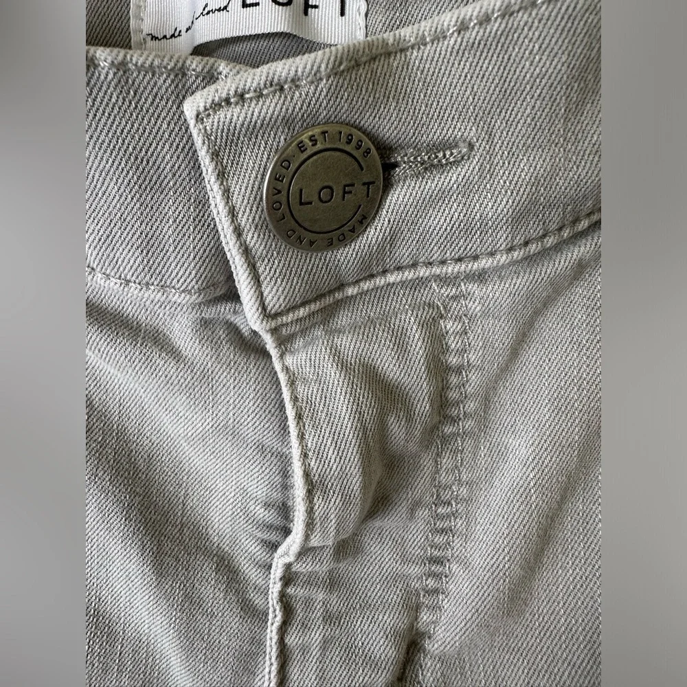 Loft Pants Womens 28 6 Jeans Modern Skinny Crop Light Gray Straight Leg Raw Hem - Picture 5 of 9